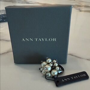 Ann Taylor Cream Pearl Statement Ring size 8